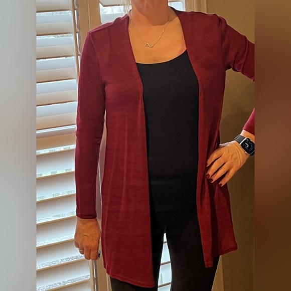 DIVIDED H&M Burgundy size M Long Light Cardigan with side slits NWOT - Picture 9 of 10